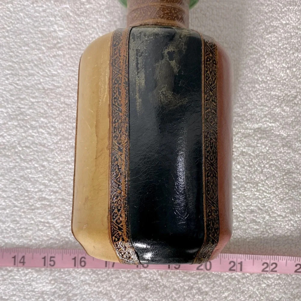 Vintage 1950s Italy Leather Wrapped Green Glass Decanter With Wooden Stopper - Picture 11 of 13